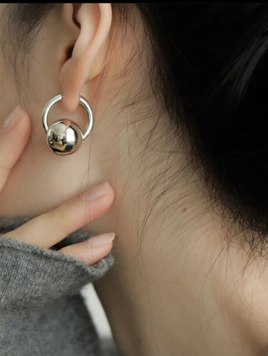 Circle earrings