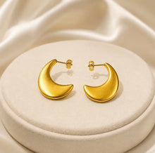 Load image into Gallery viewer, Moon earrings
