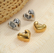 Load image into Gallery viewer, Heart earrings