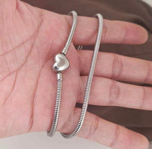 Load image into Gallery viewer, Heart Necklace