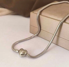 Load image into Gallery viewer, Heart Necklace
