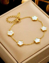 Load image into Gallery viewer, Flower Bracelet
