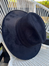 Load image into Gallery viewer, Faux Suede hat