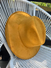 Load image into Gallery viewer, Faux Suede hat