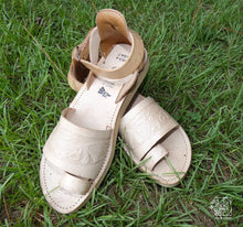 Load image into Gallery viewer, Camila Huaraches